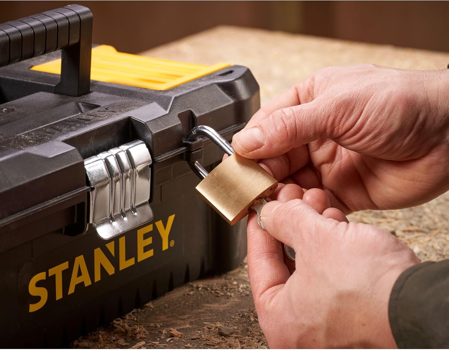 Stanley Kunstoffbox mit Organizern Metallschliessen (S)