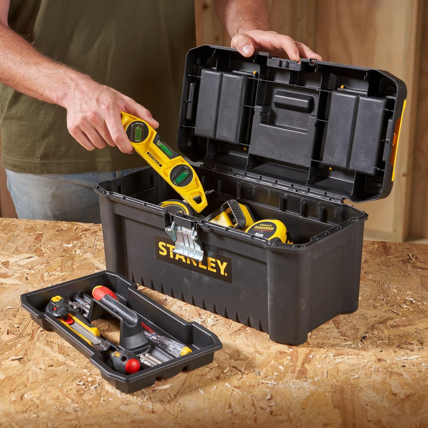 Stanley Kunstoffbox mit Organizern Metallschliessen (M)