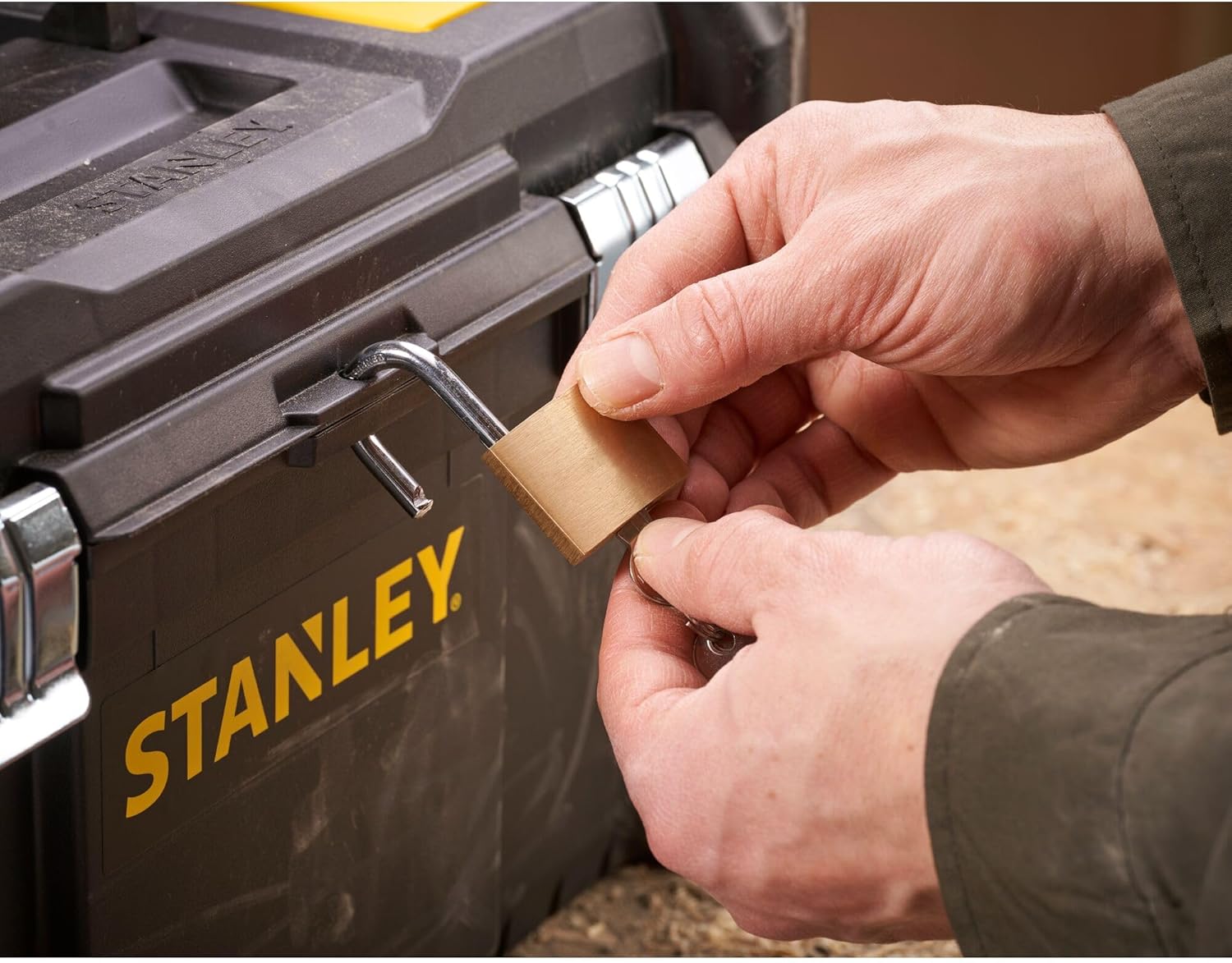 Stanley Kunstoffbox mit Organizern Metallschliessen (L)