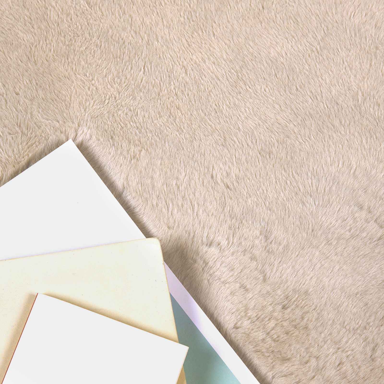 Rutschfester Kunstfellteppich Olite Polyester Taupe